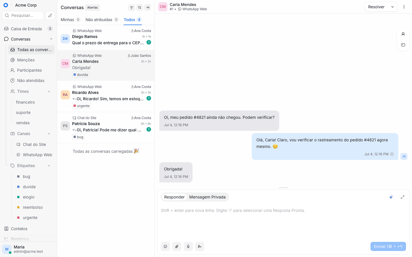 Conversa de WhatsApp aberta no painel do ChatWoot BR, com histórico do contato ao lado